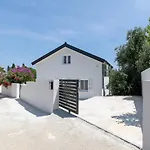 Casa Joy * Premantura