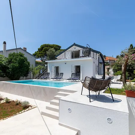 Casa Joy Премантура